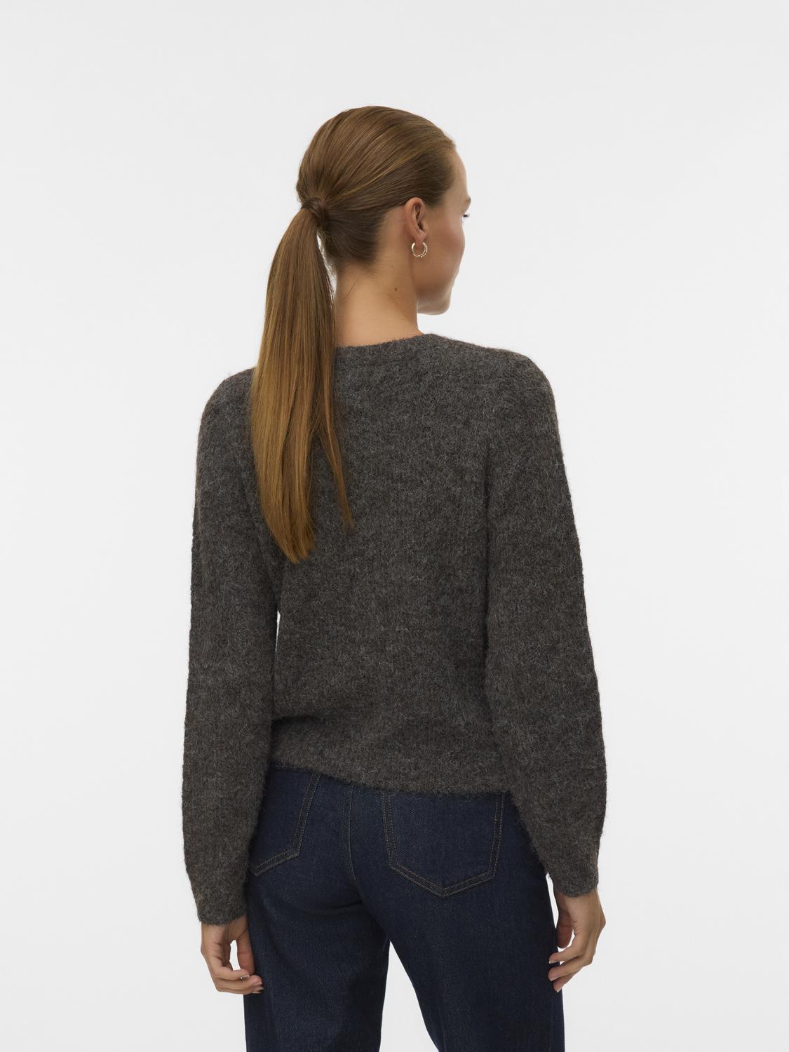 model_shot-back